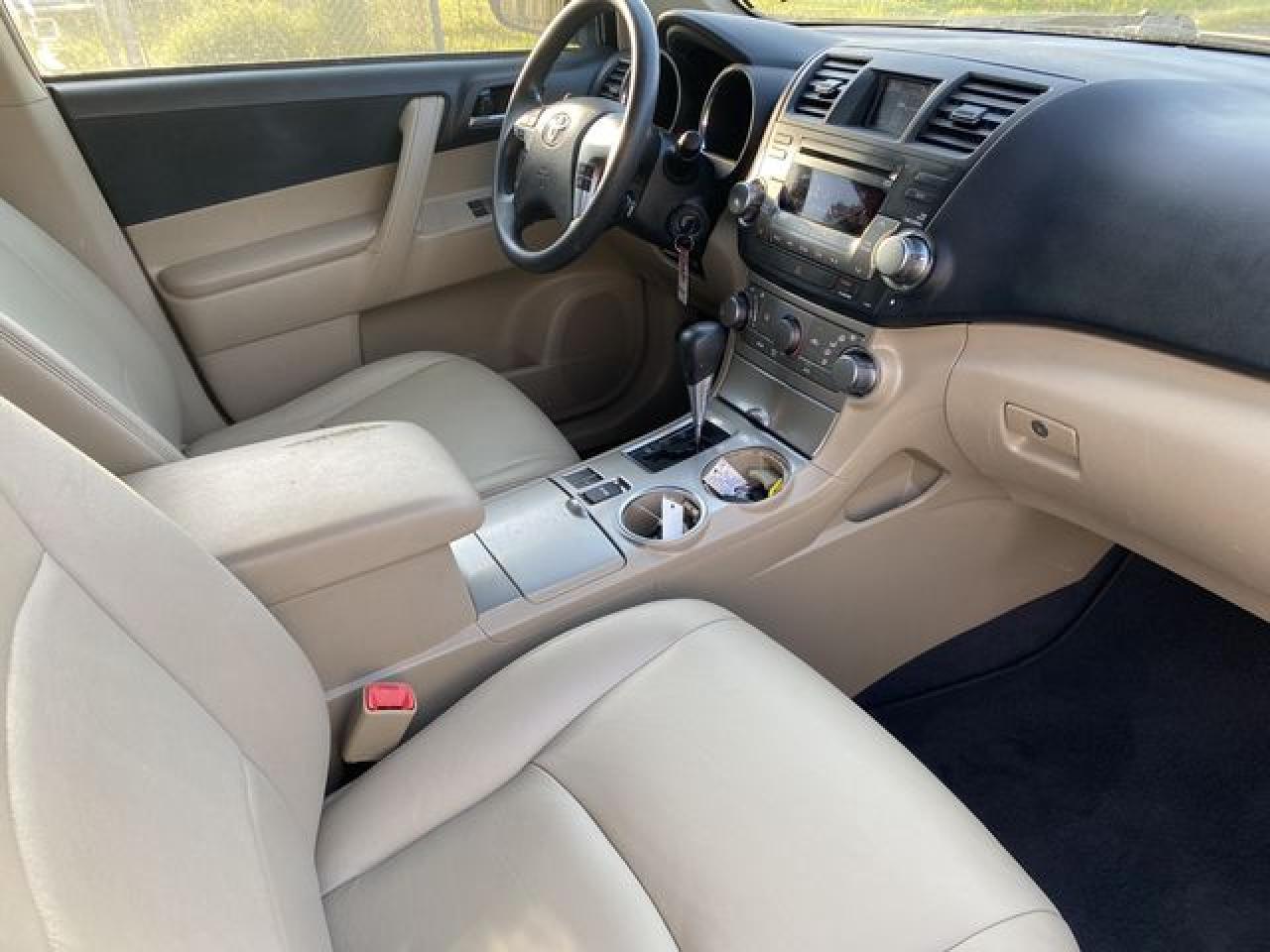 2012 Toyota Highlander Base - Image 3