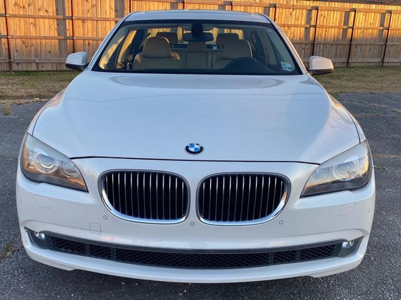 2012 BMW 740 Li - Фото 3