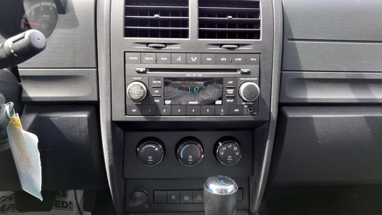 2007 Dodge Nitro Sxt - Image 3