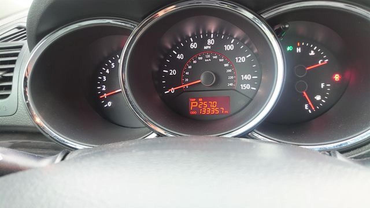 2011 Kia Sorento Base - Image 3