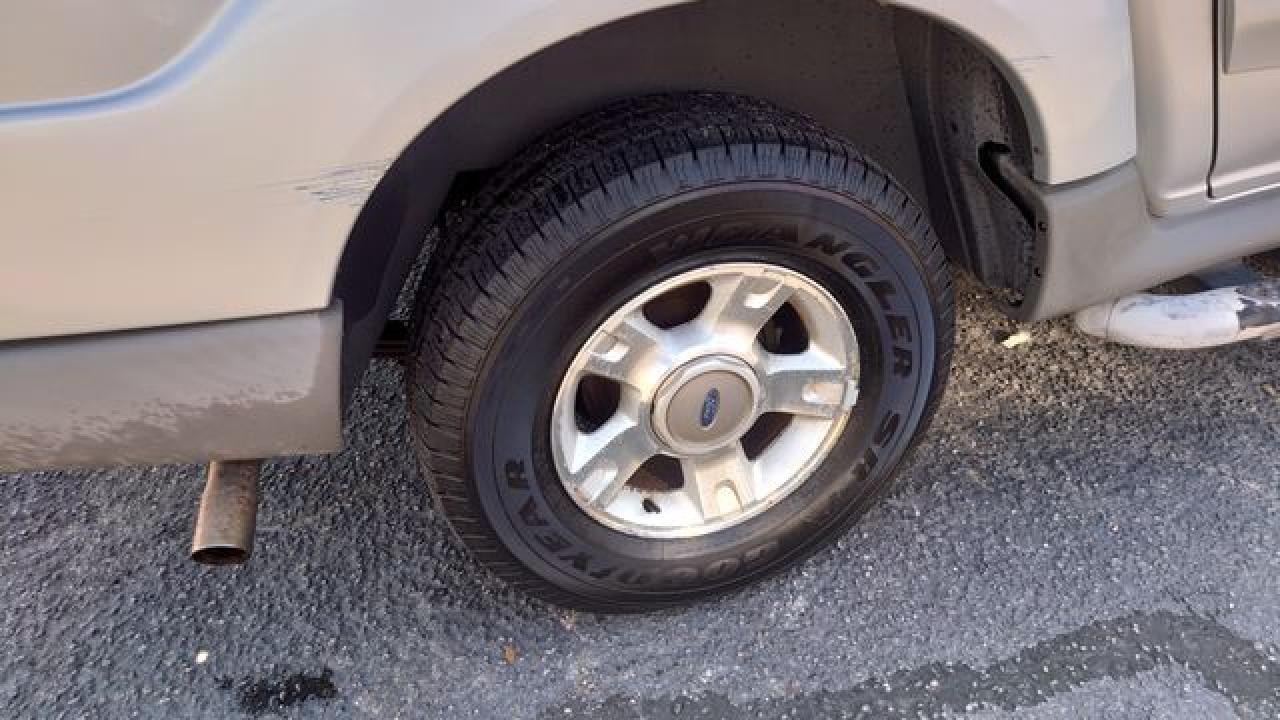 2001 Ford Explorer Sport Trac - Фото 6