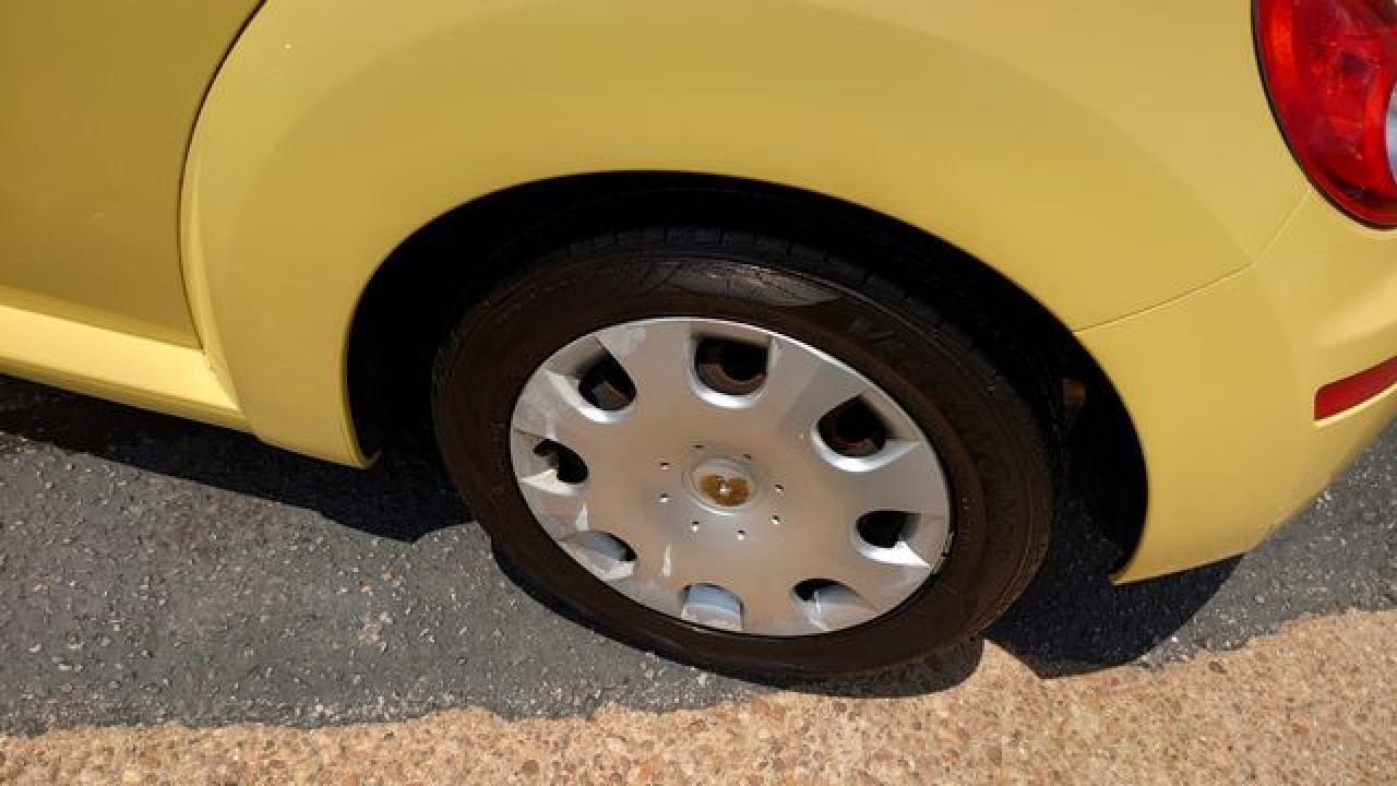 2010 Volkswagen New Beetle - Фото 4