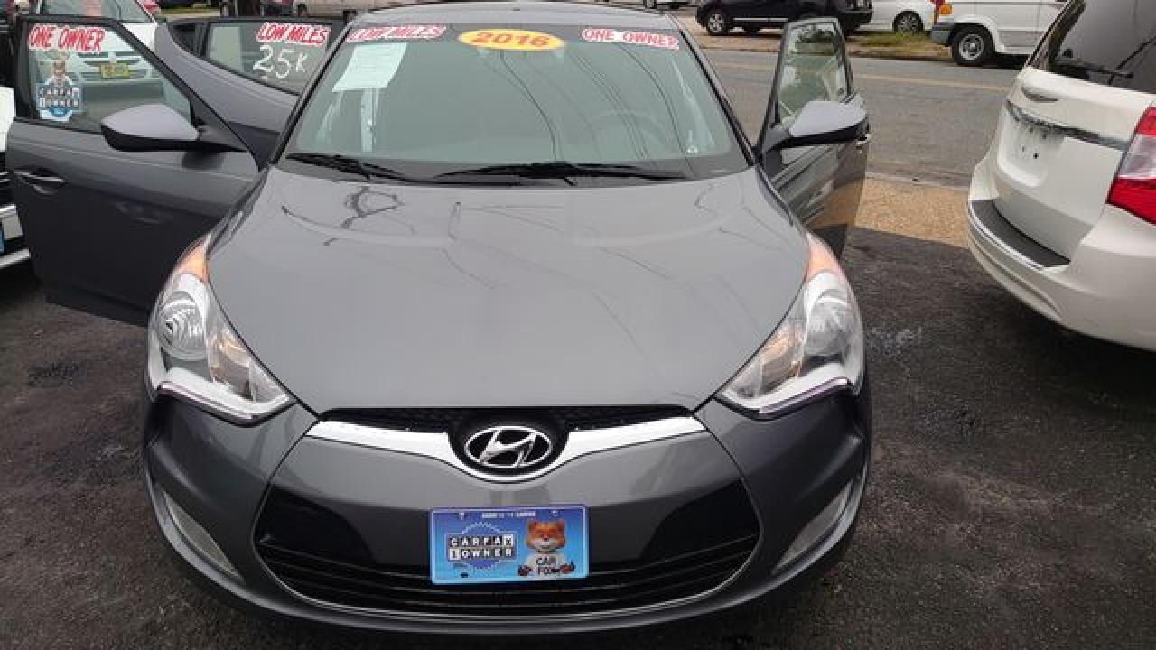 2016 Hyundai Veloster - Фото 2