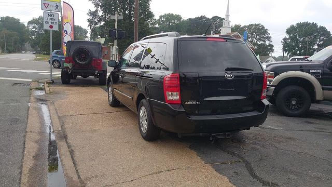 2012 Kia Sedona Lx - Фото 4