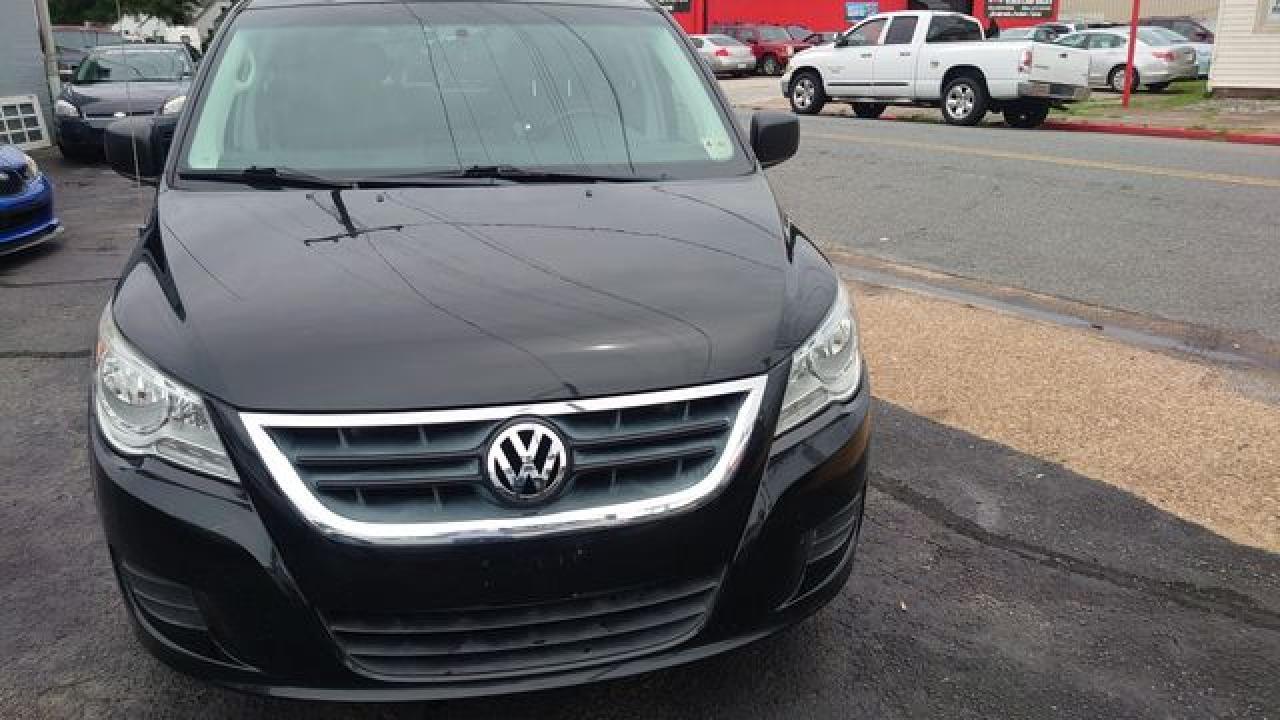 2012 Volkswagen Routan S - Фото 2
