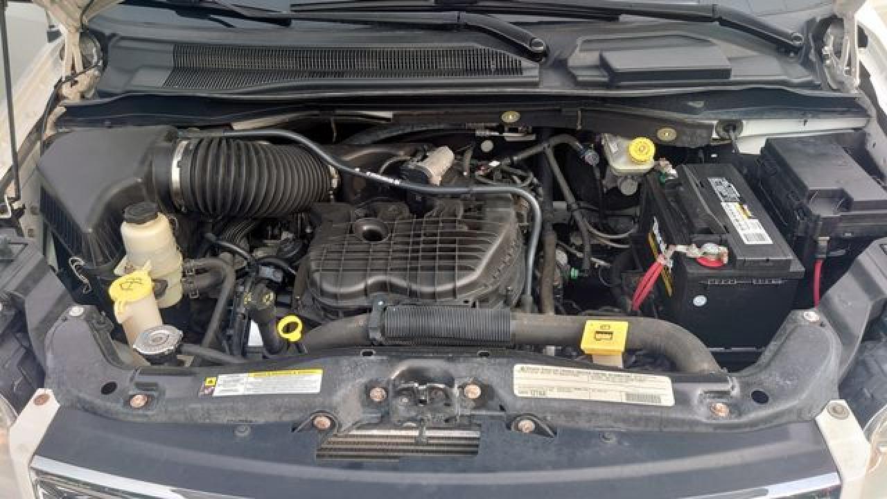 2011 Chrysler Town & Country Touring - Фото 7
