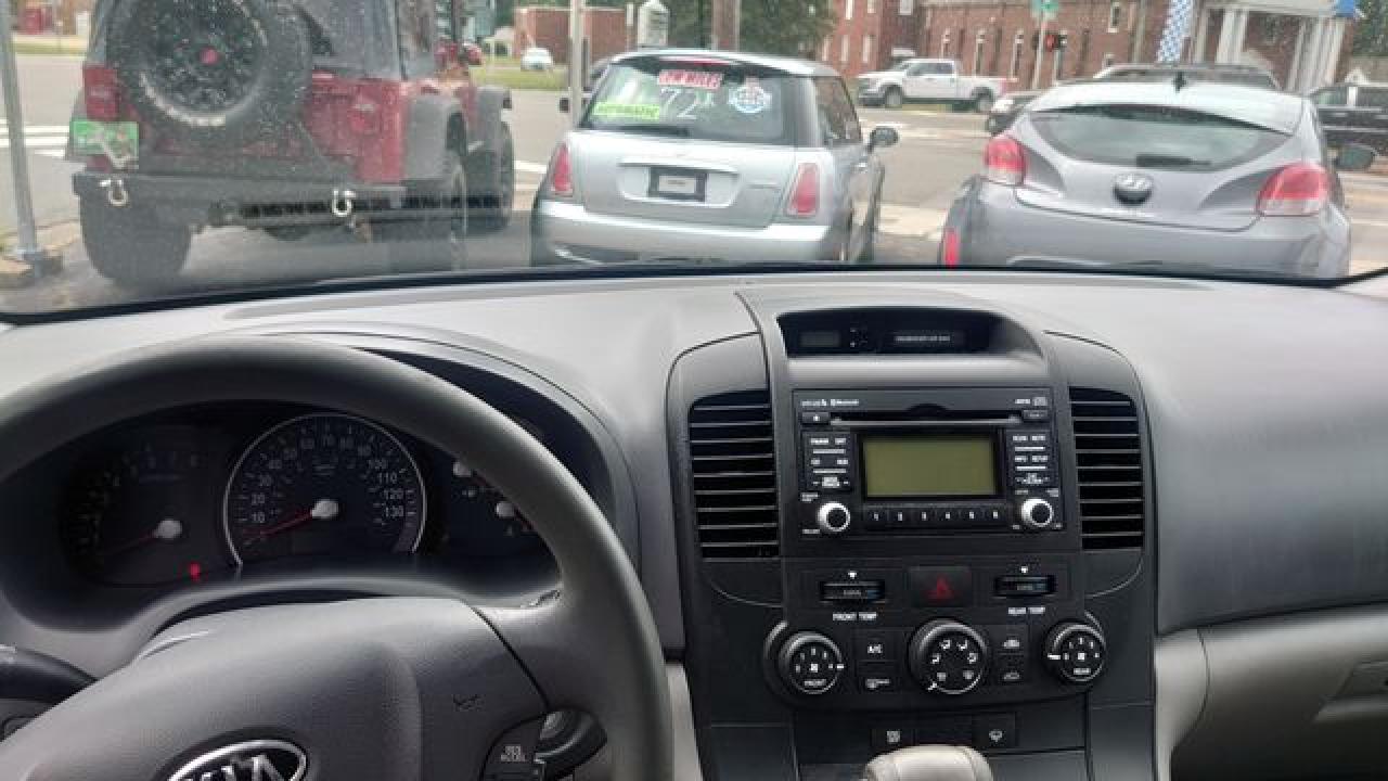 2012 Kia Sedona Lx - Фото 6
