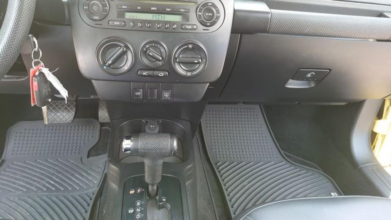 2010 Volkswagen New Beetle - Фото 7
