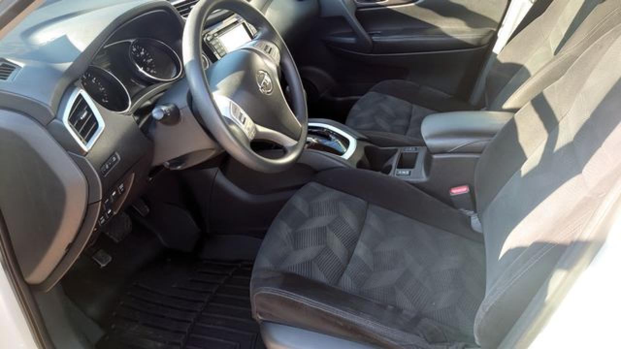 2015 Nissan Rogue S - Фото 7