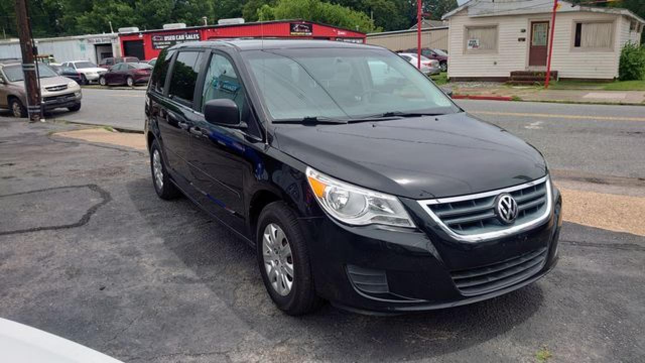 2012 Volkswagen Routan S - Фото 6