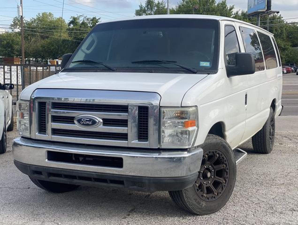 2009 Ford Econoline E350 Super Duty Wagon - Фото 3