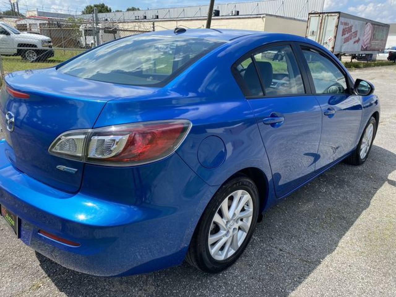 2012 Mazda 3 I - Image 4