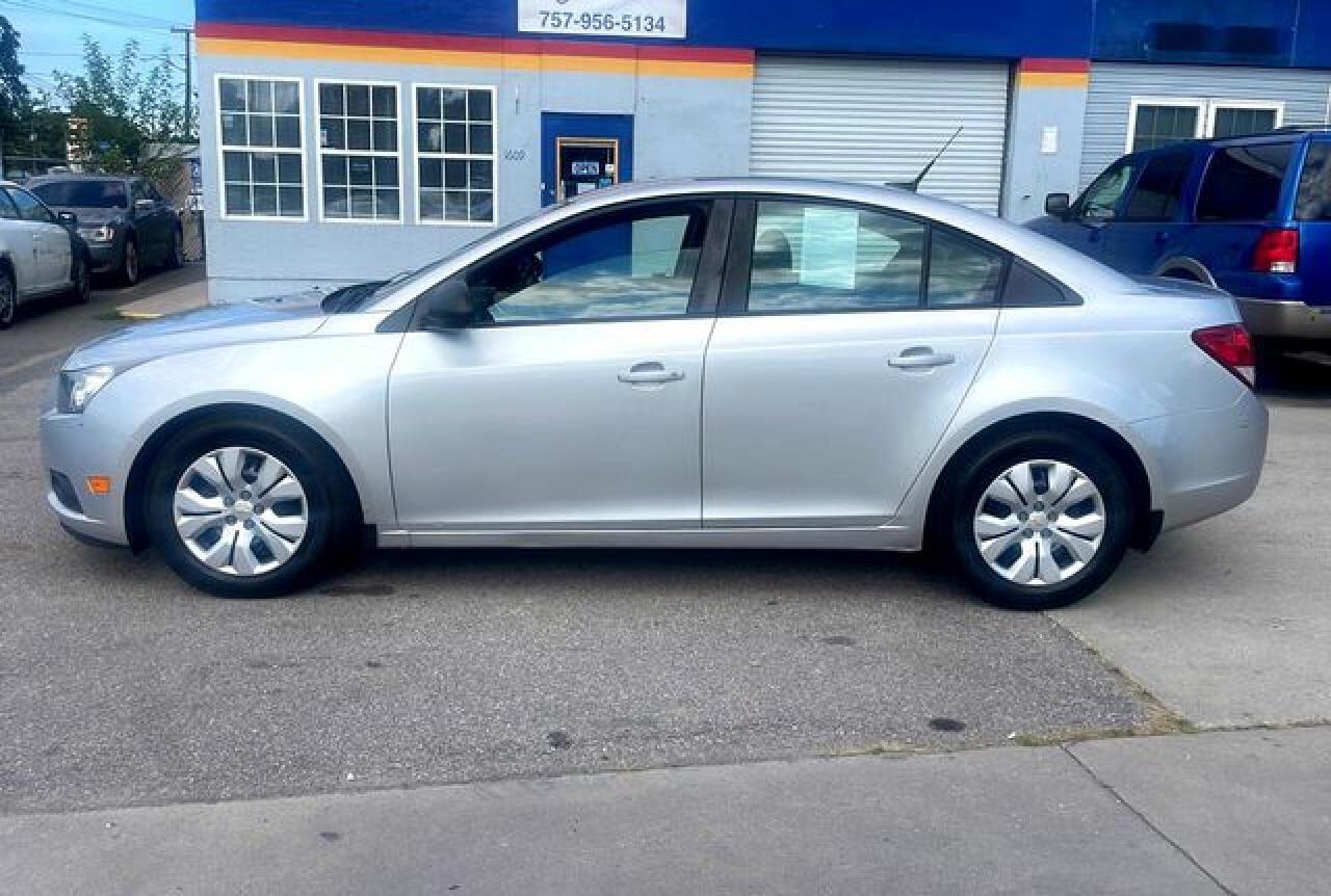 2013 Chevrolet Cruze Ls - Фото 2