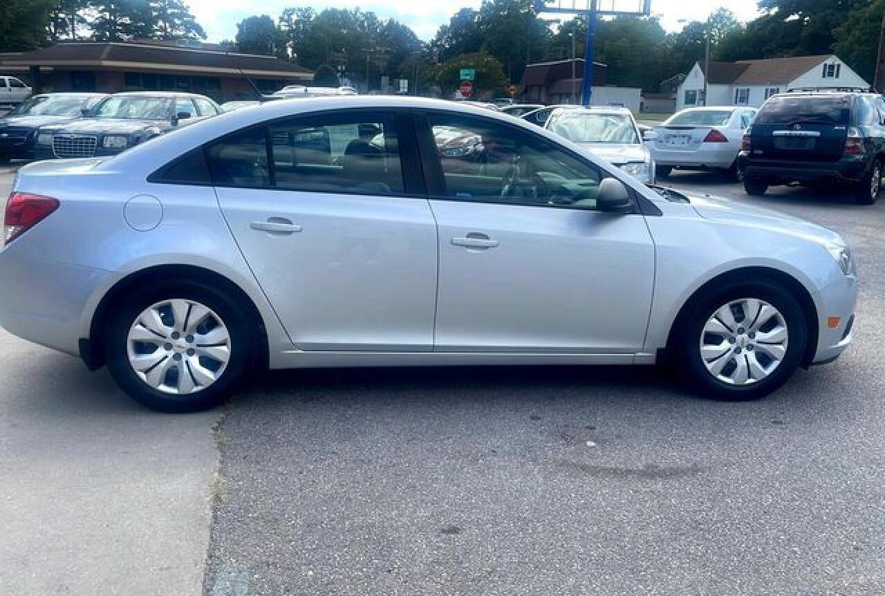 2013 Chevrolet Cruze Ls - Фото 6