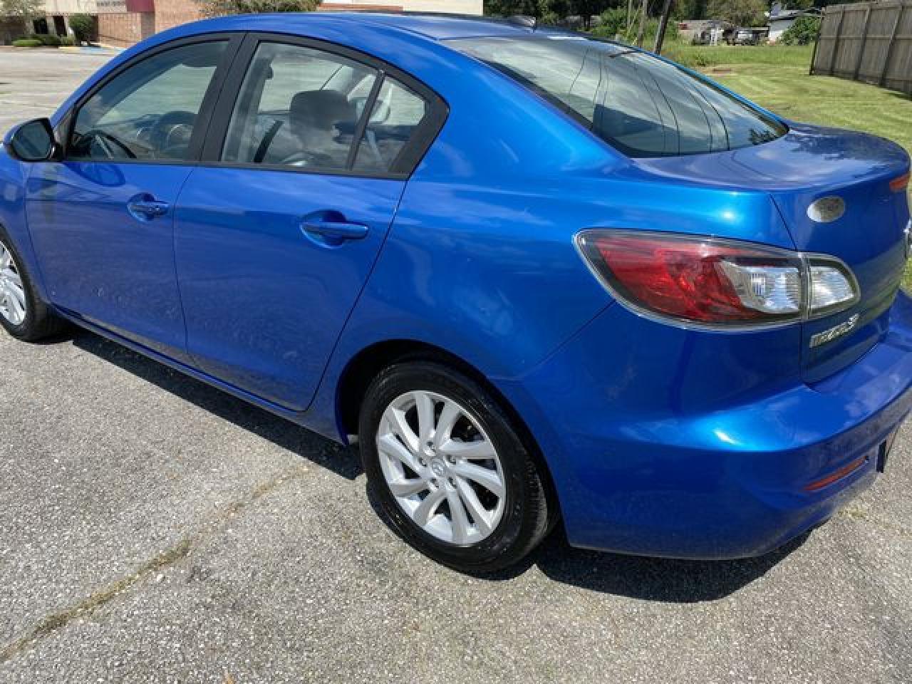 2012 Mazda 3 I - Image 6