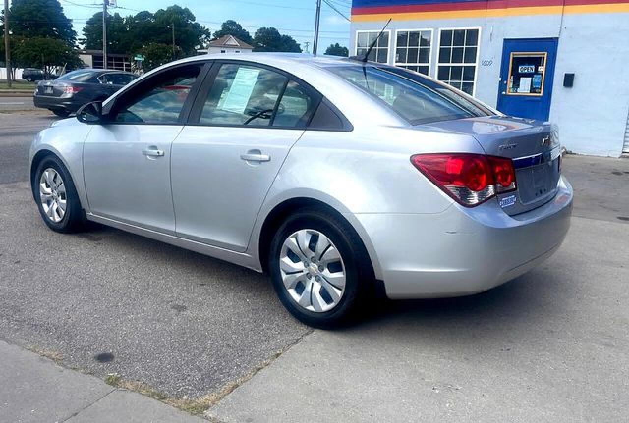 2013 Chevrolet Cruze Ls - Фото 3