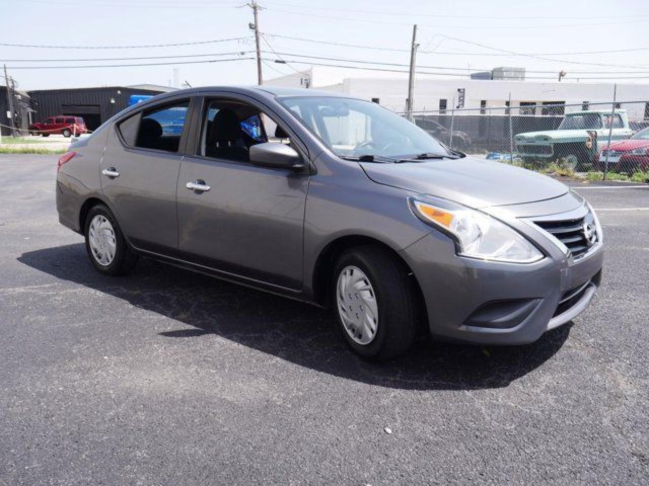 2017 Nissan Versa S - Image 3
