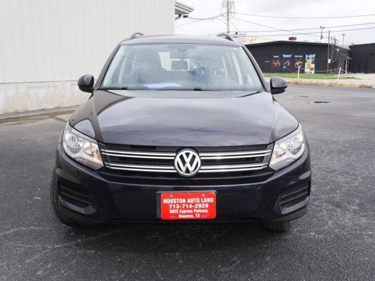 2016 Volkswagen Tiguan S - Image 2
