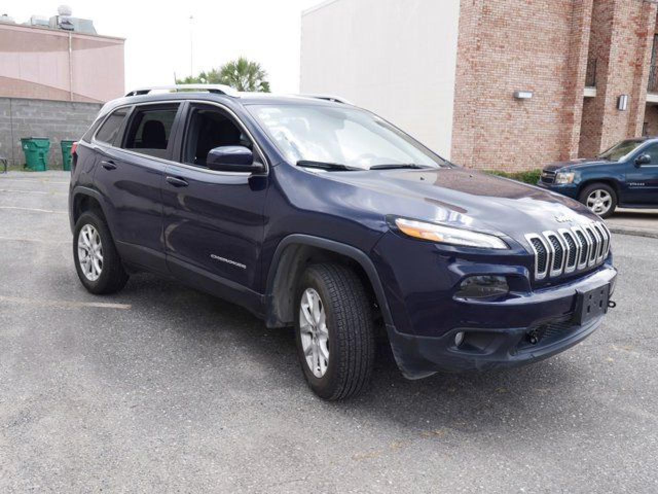 2016 Jeep Cherokee Latitude - Image 3