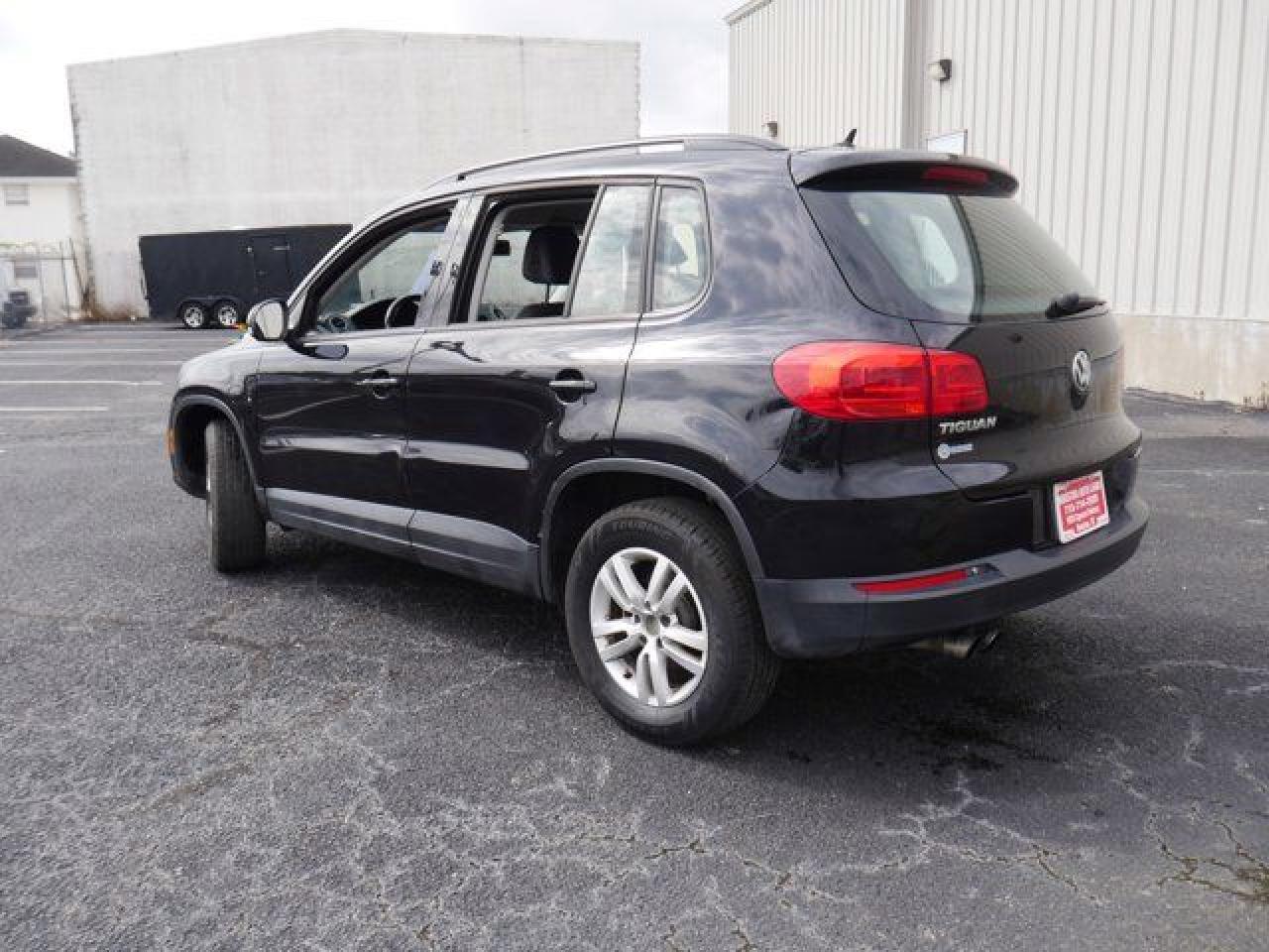 2016 Volkswagen Tiguan S - Image 7