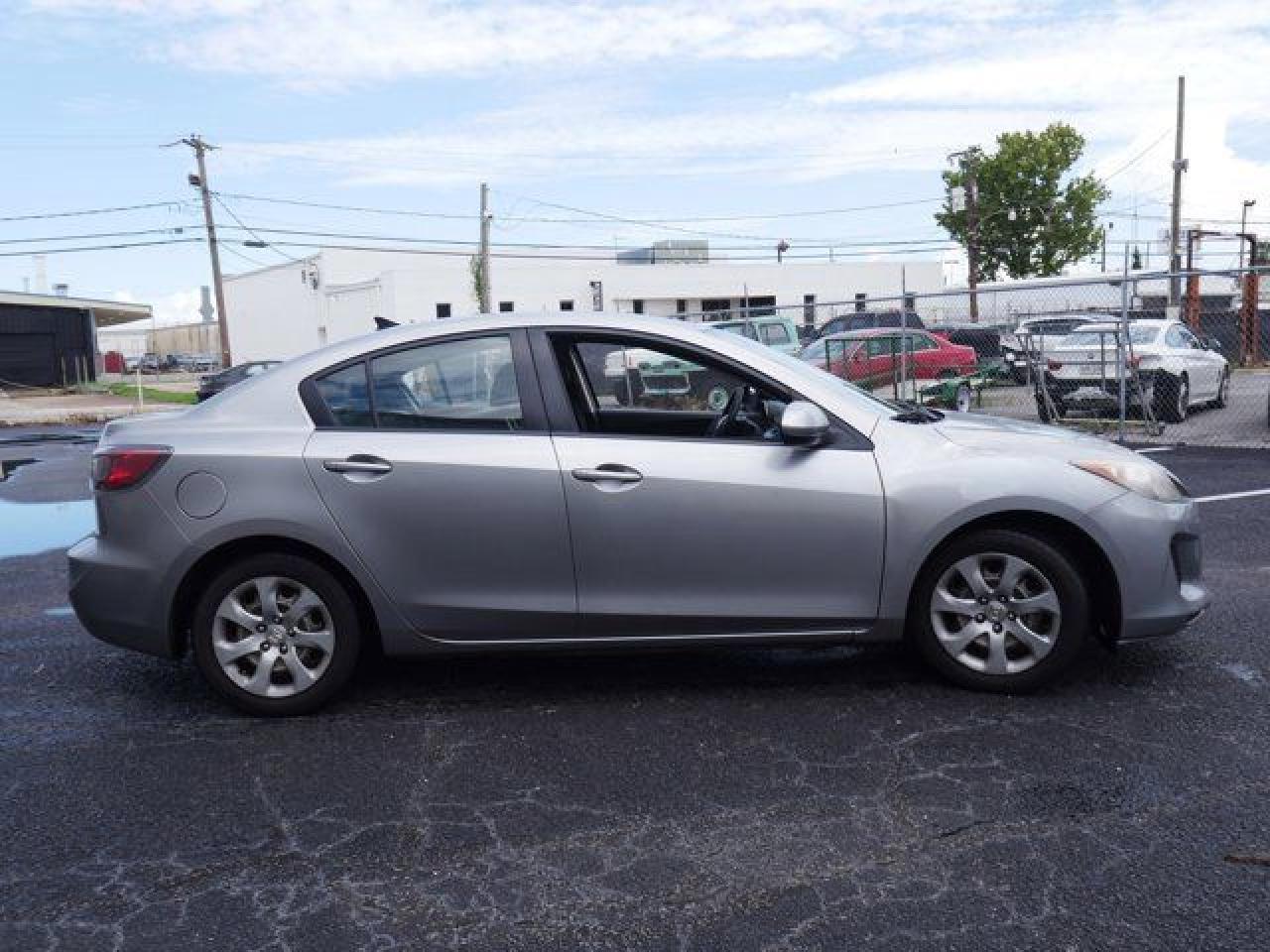 2012 Mazda 3 I - Фото 4