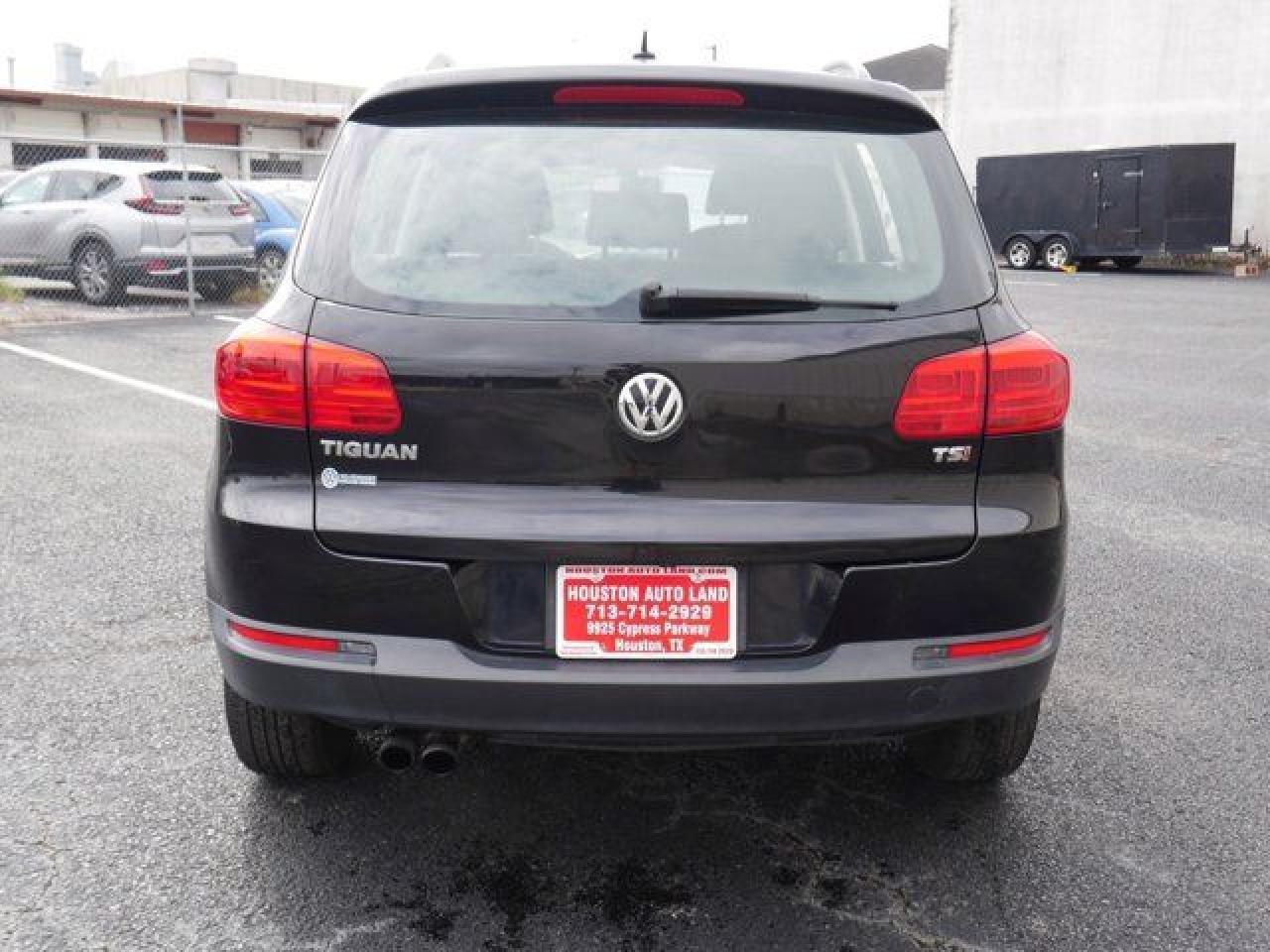 2016 Volkswagen Tiguan S - Image 6