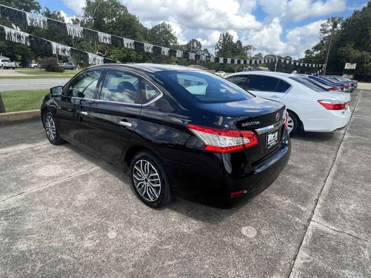 2014 Nissan Sentra S - Фото 2