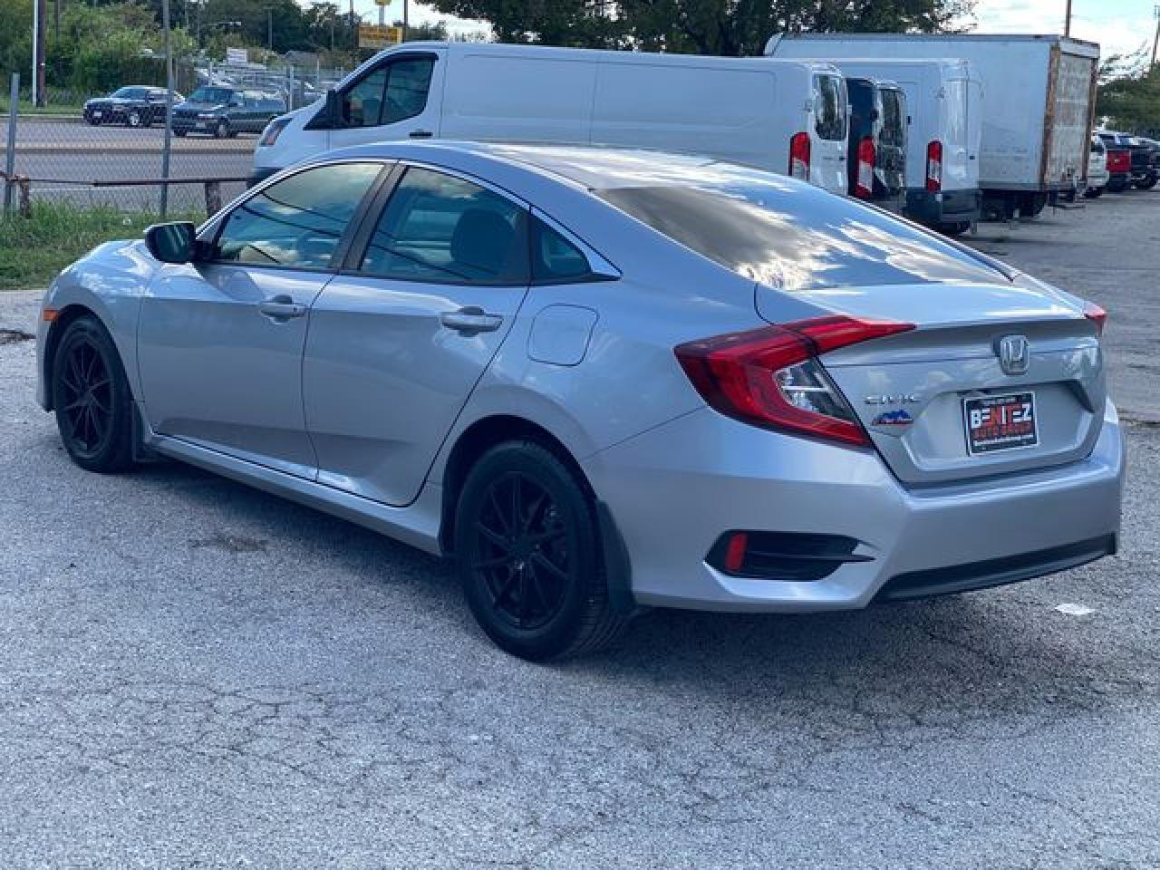 2018 Honda Civic Lx - Image 4