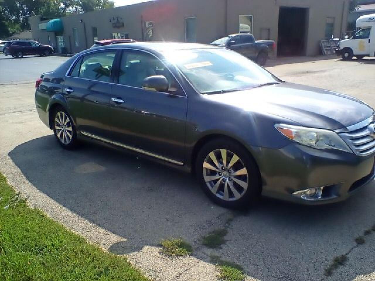 2011 Toyota Avalon Base - Фото 3