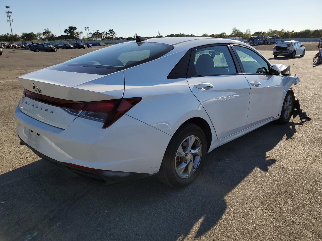 2021 Hyundai Elantra Se - Фото 4