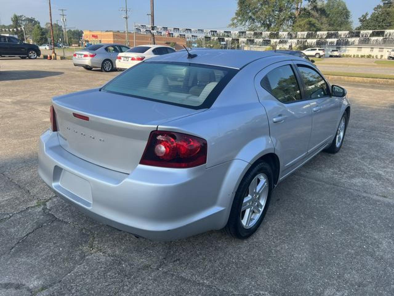 2012 Dodge Avenger Sxt - Фото 3