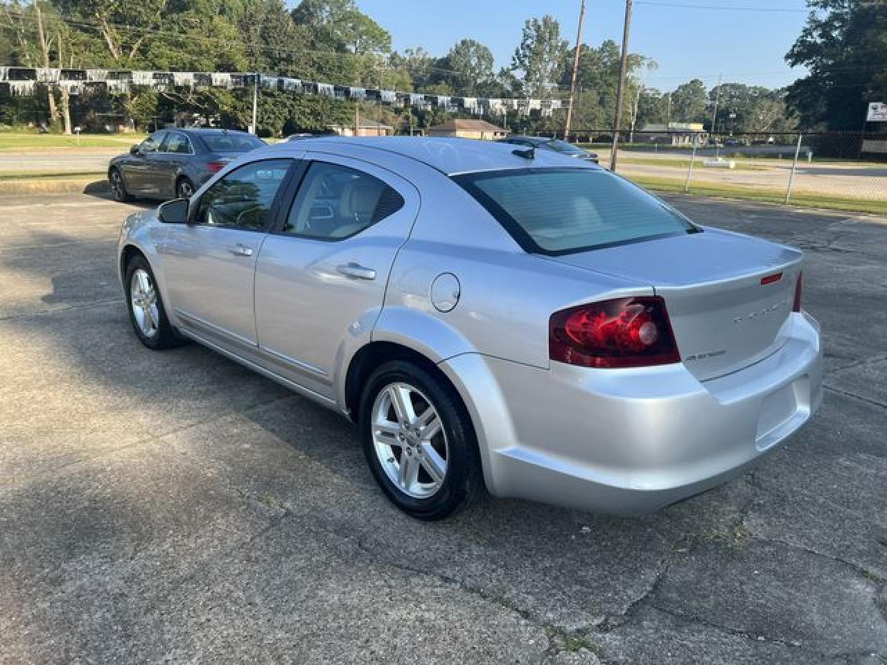 2012 Dodge Avenger Sxt - Фото 2