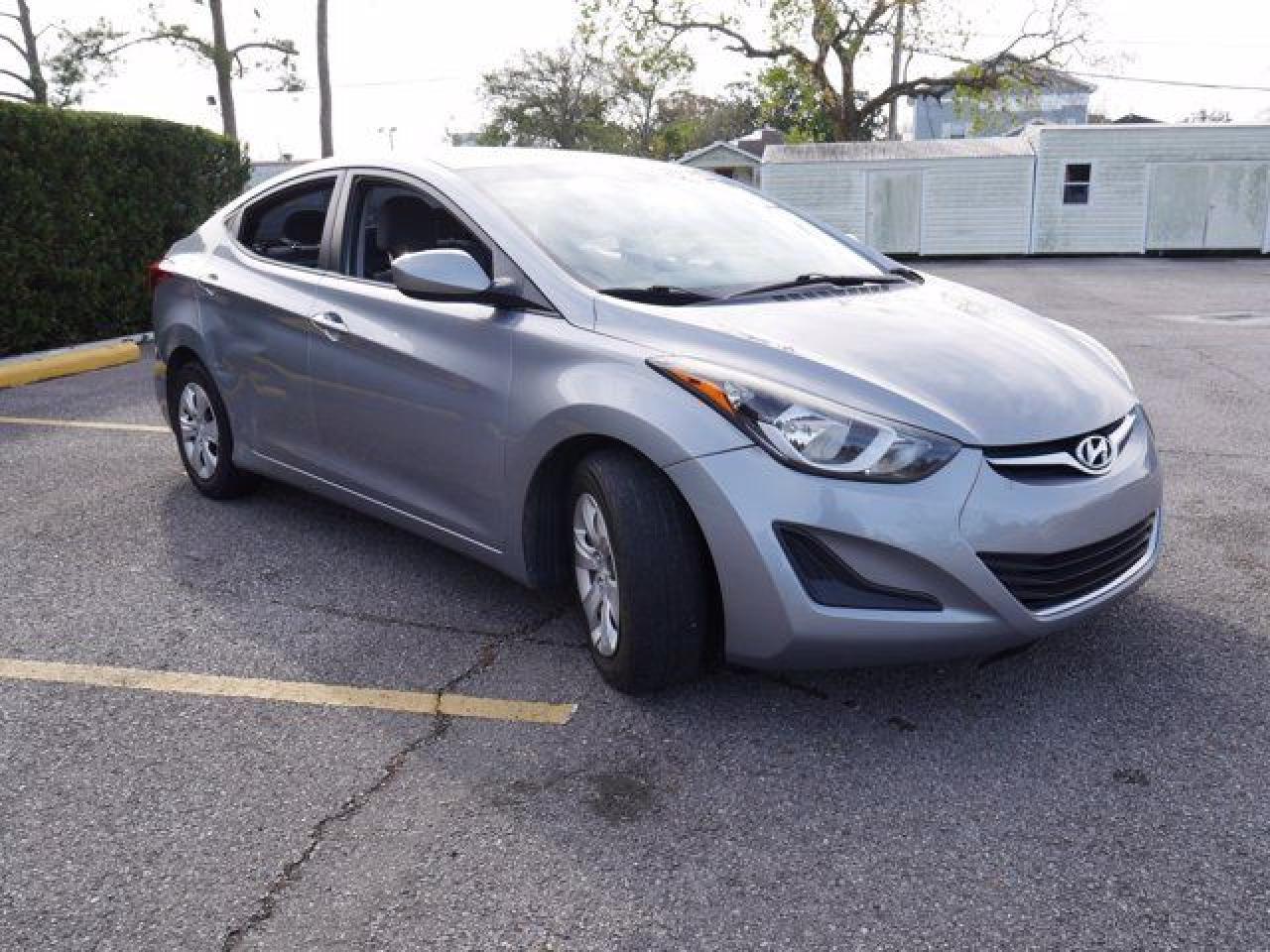 2016 Hyundai Elantra Se - Фото 3