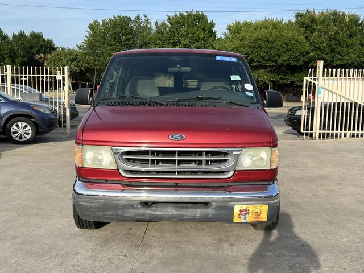 2002 Ford Econoline E150 Wagon - Фото 3