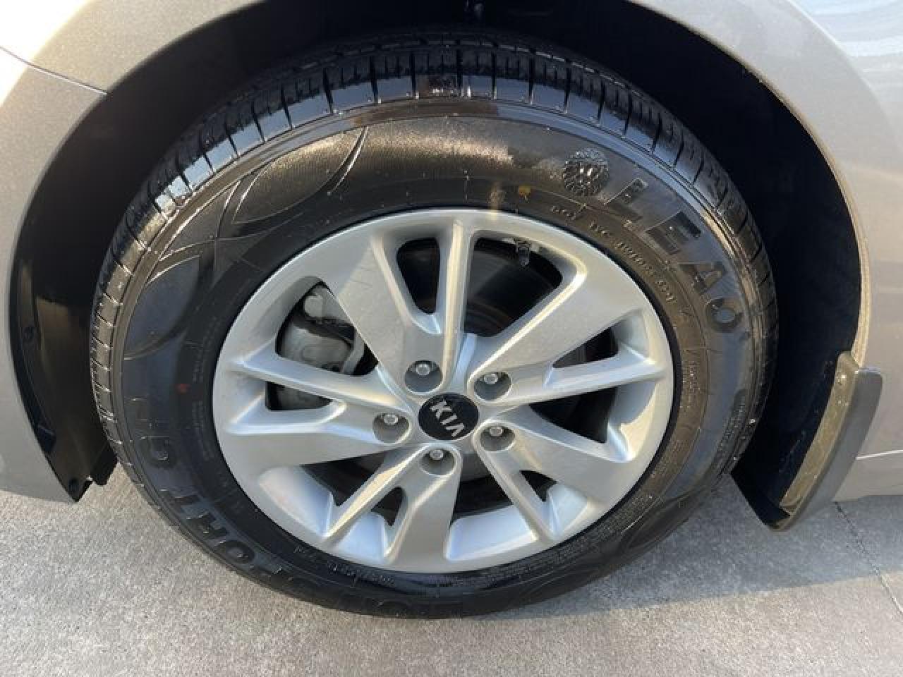 2018 Kia Optima Lx - Image 4