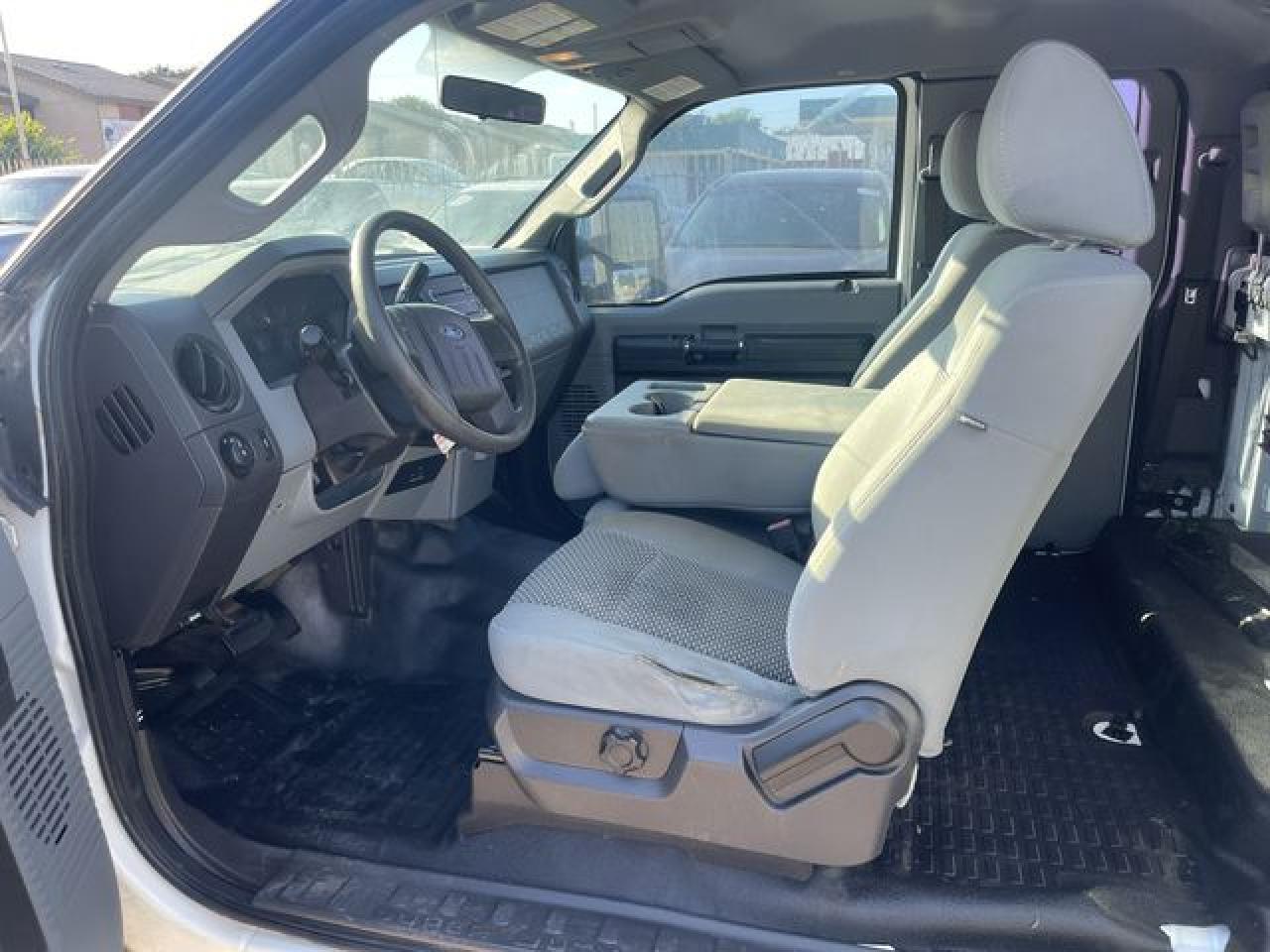 2011 Ford F250 Super Duty - Фото 7
