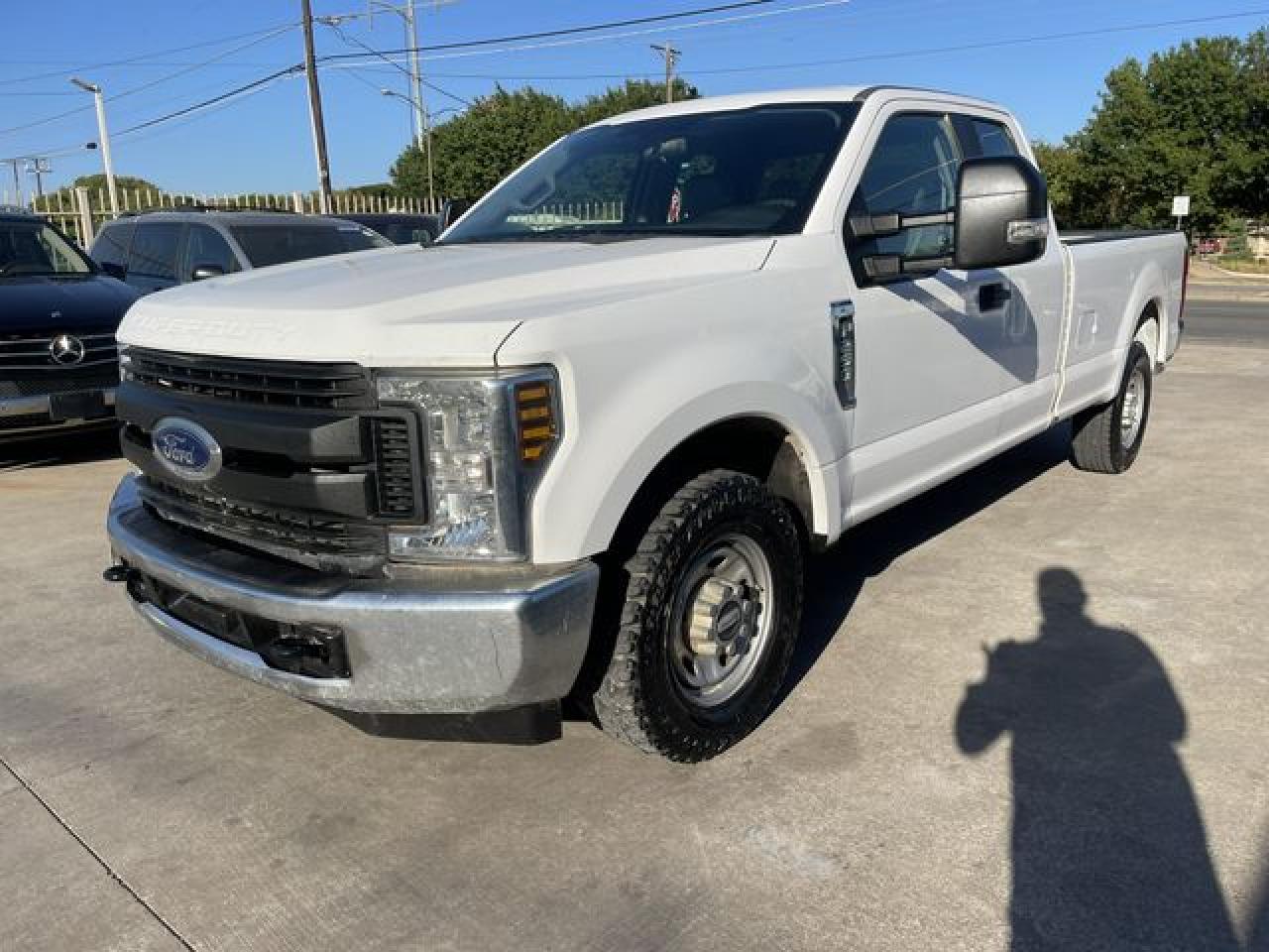 2018 Ford F250 Super Duty - Фото 2