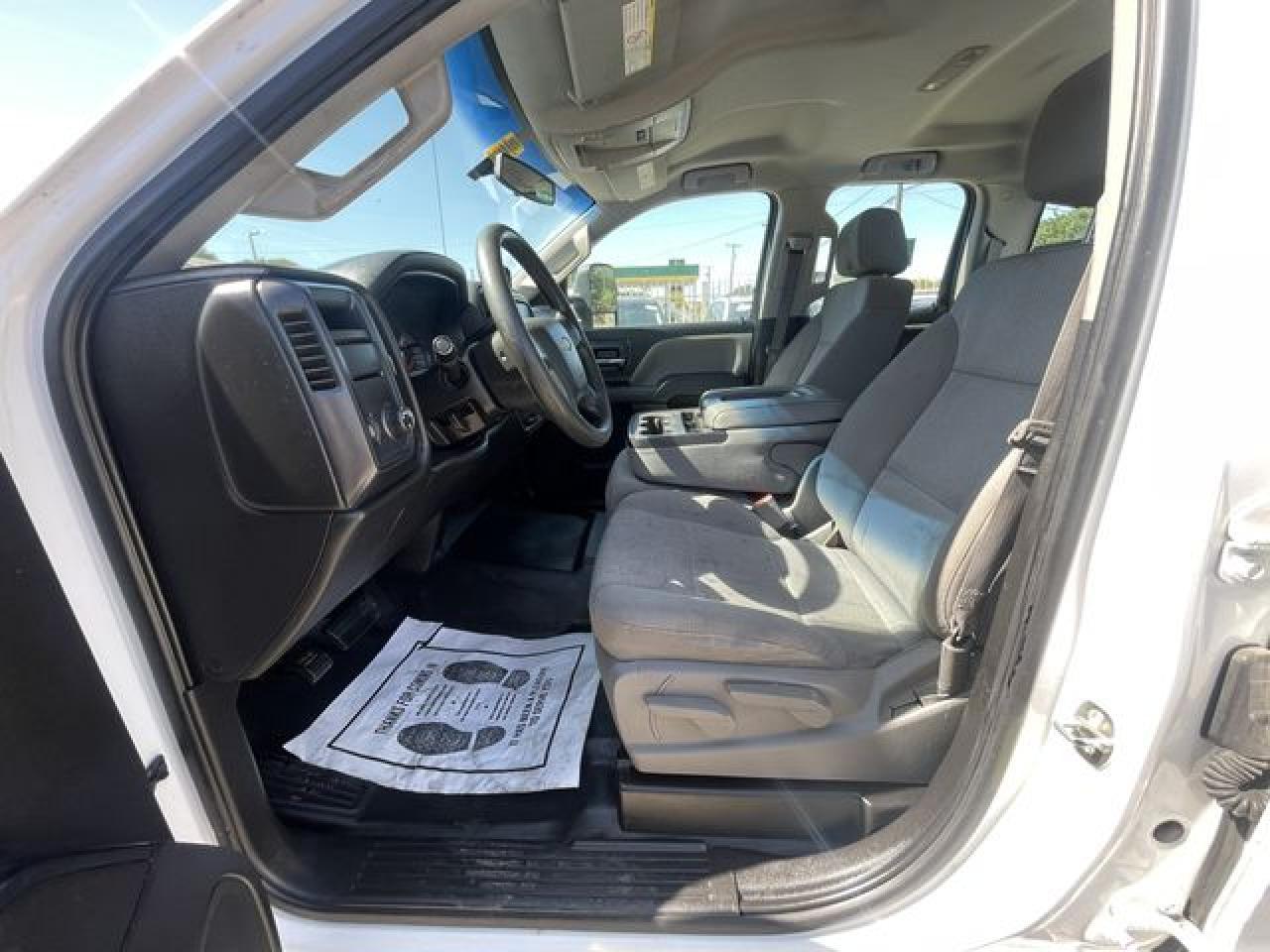 2016 Chevrolet Silverado C2500 Heavy Duty - Image 4