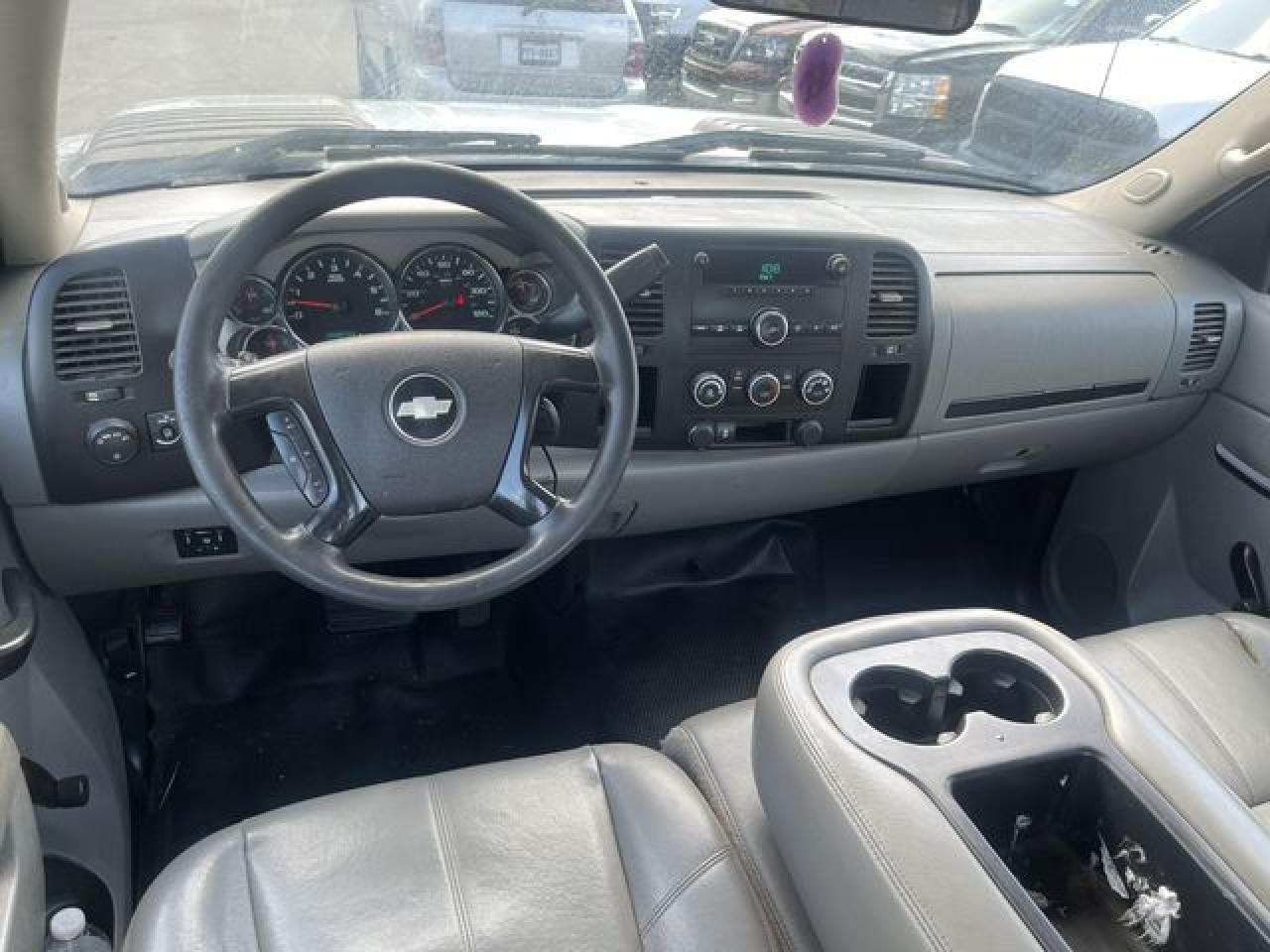 2012 Chevrolet Silverado C3500 - Фото 3