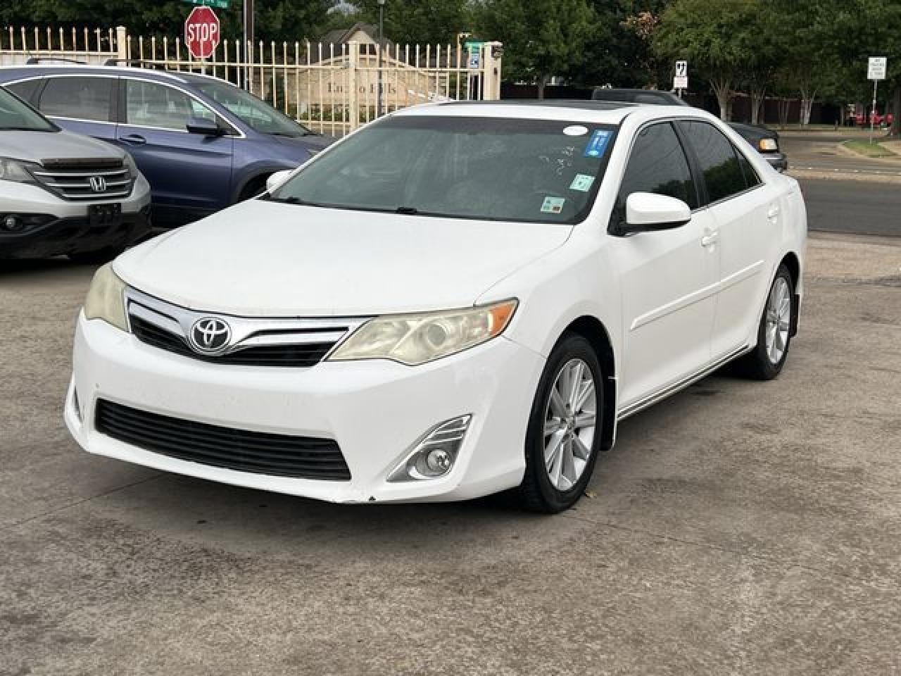 2013 Toyota Camry L - Фото 2