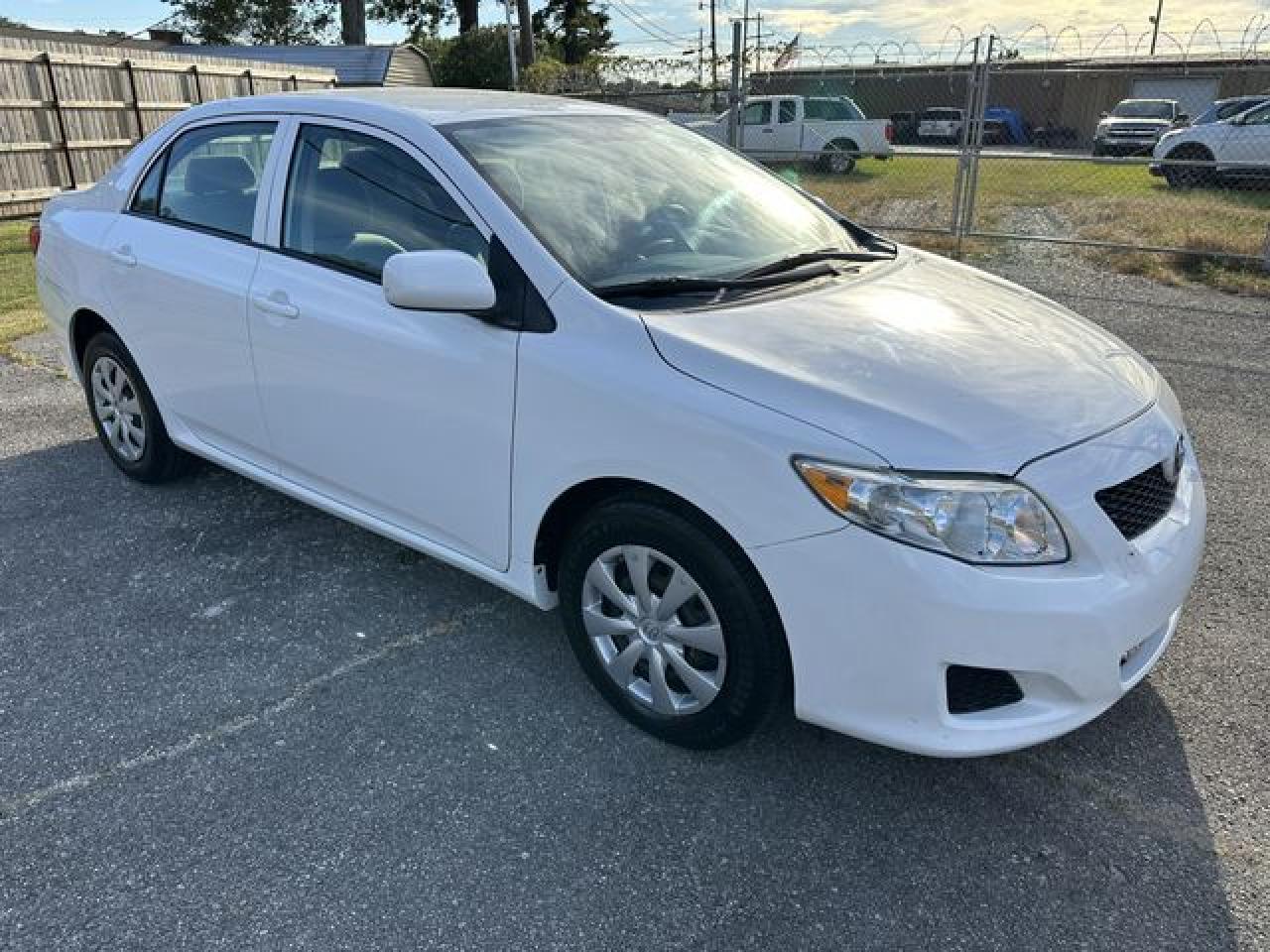 2010 Toyota Corolla Base - Фото 3