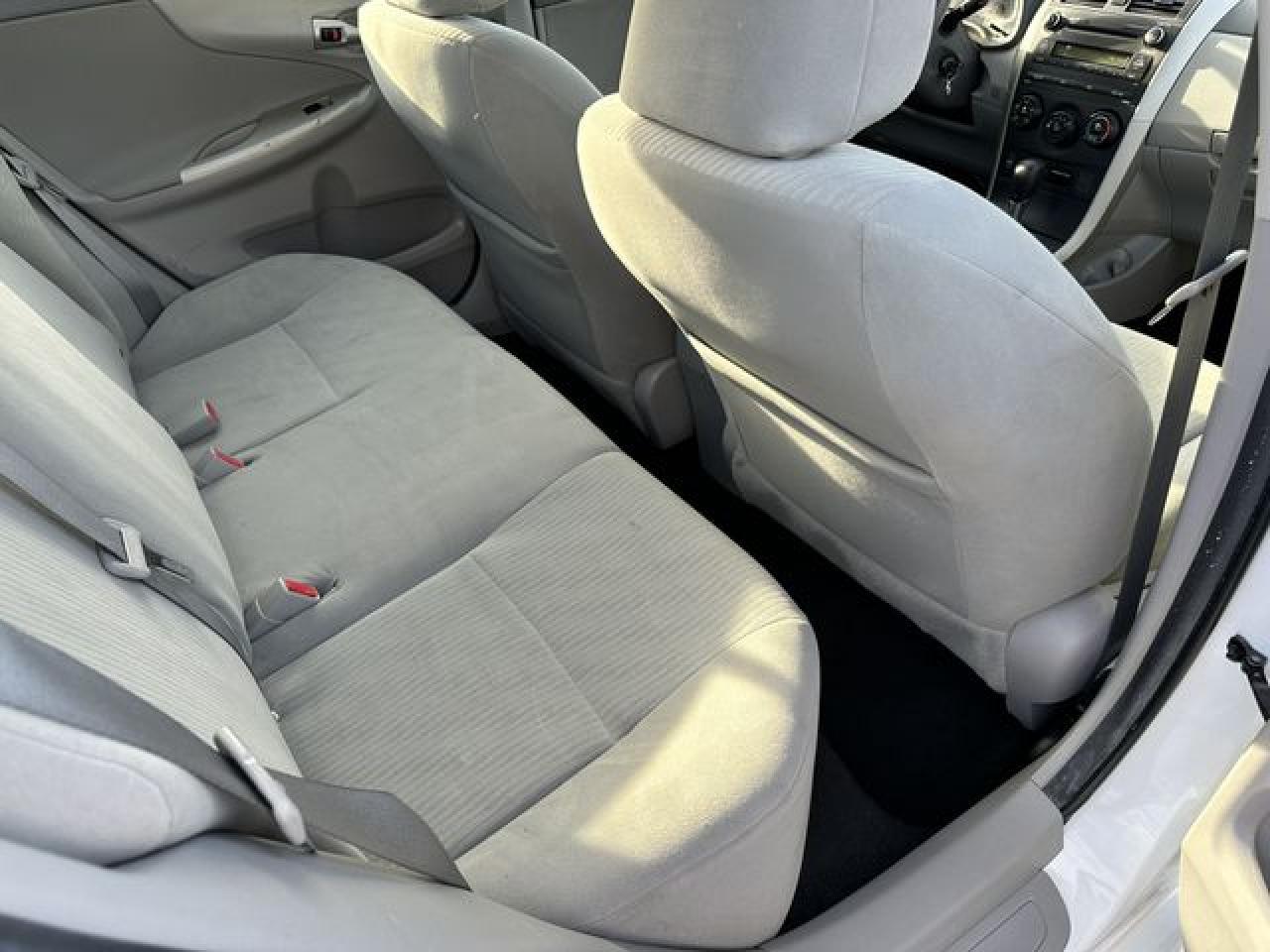 2010 Toyota Corolla Base - Фото 7