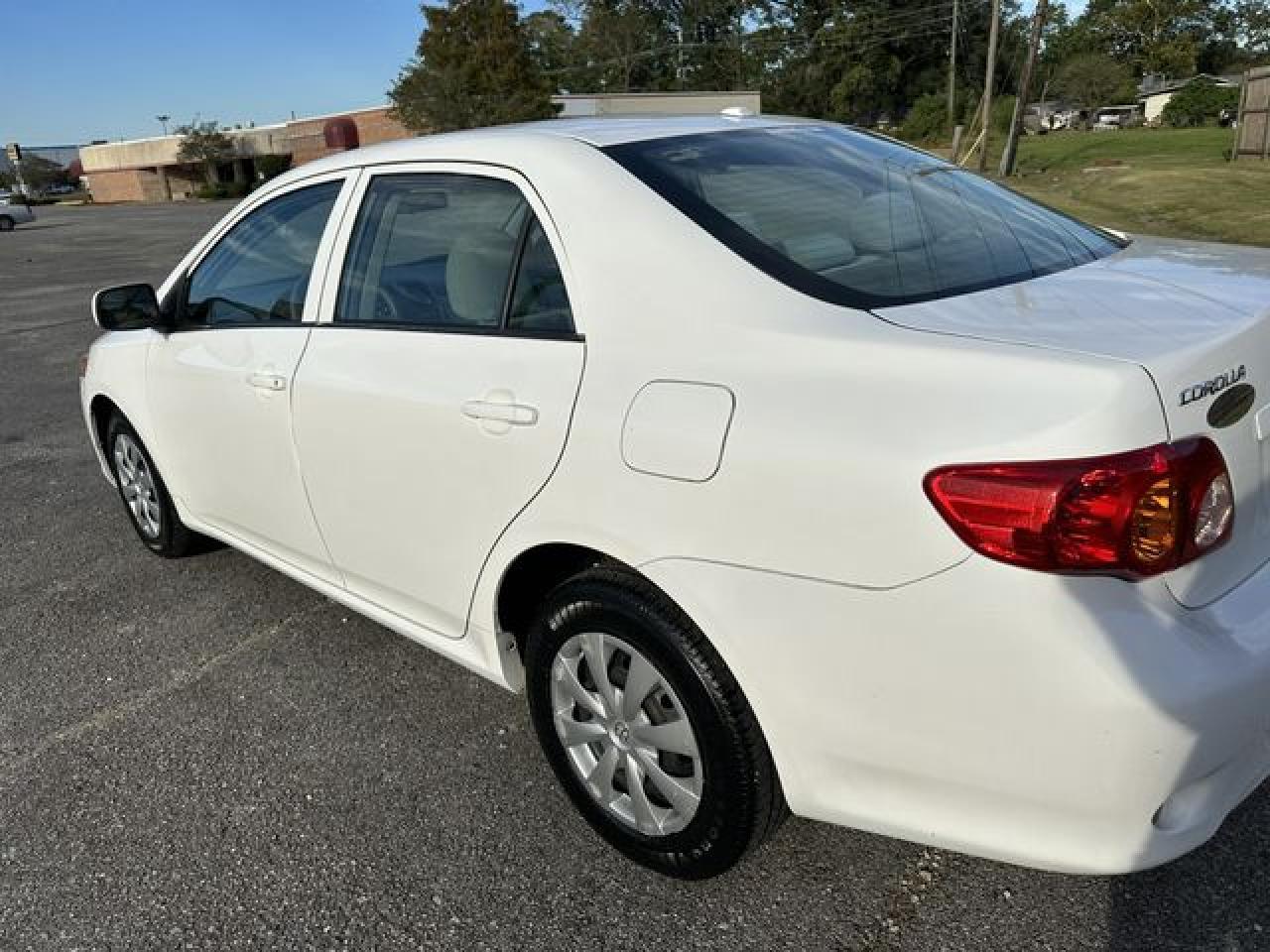 2010 Toyota Corolla Base - Фото 6