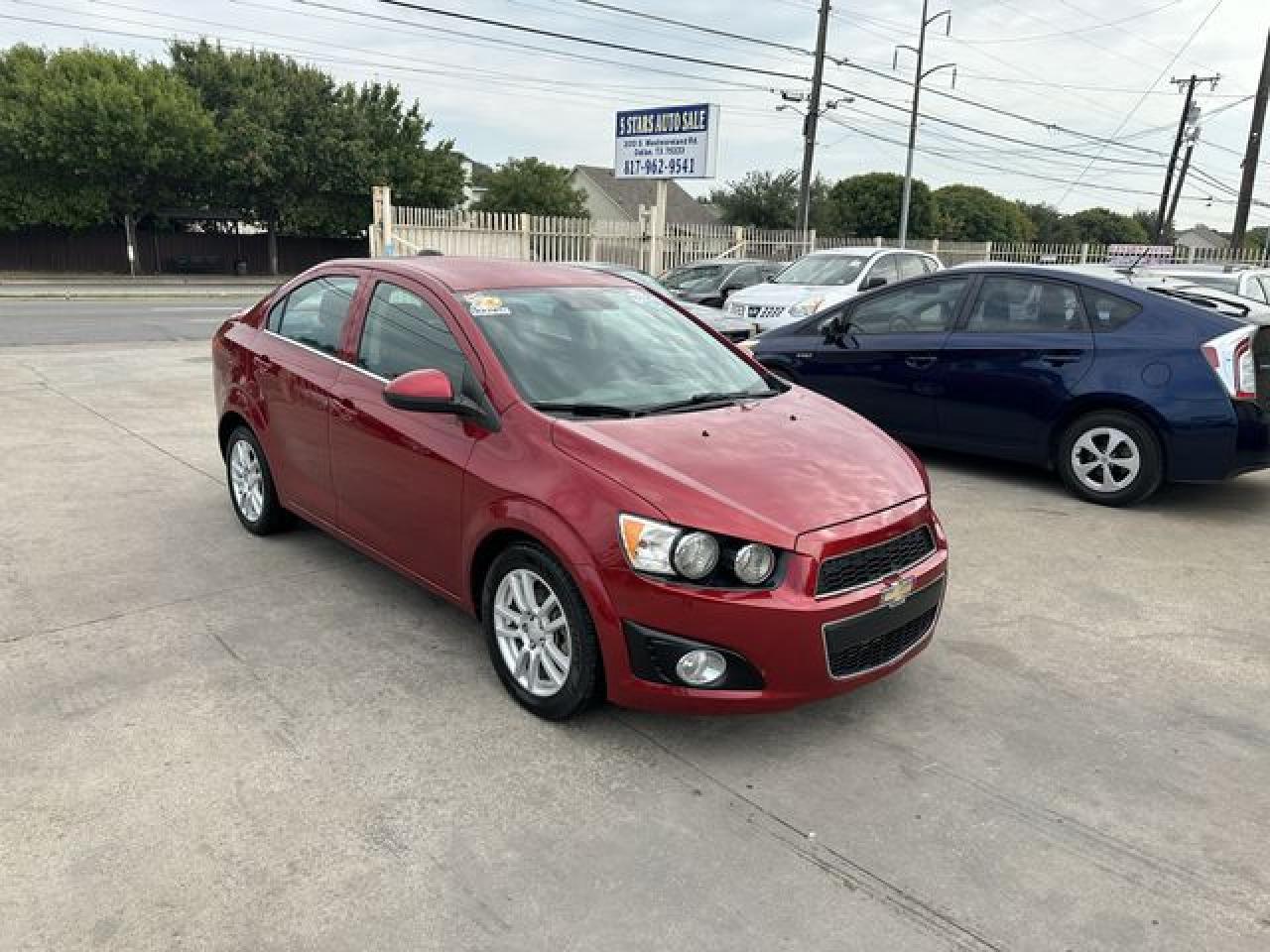 2016 Chevrolet Sonic Lt - Фото 2