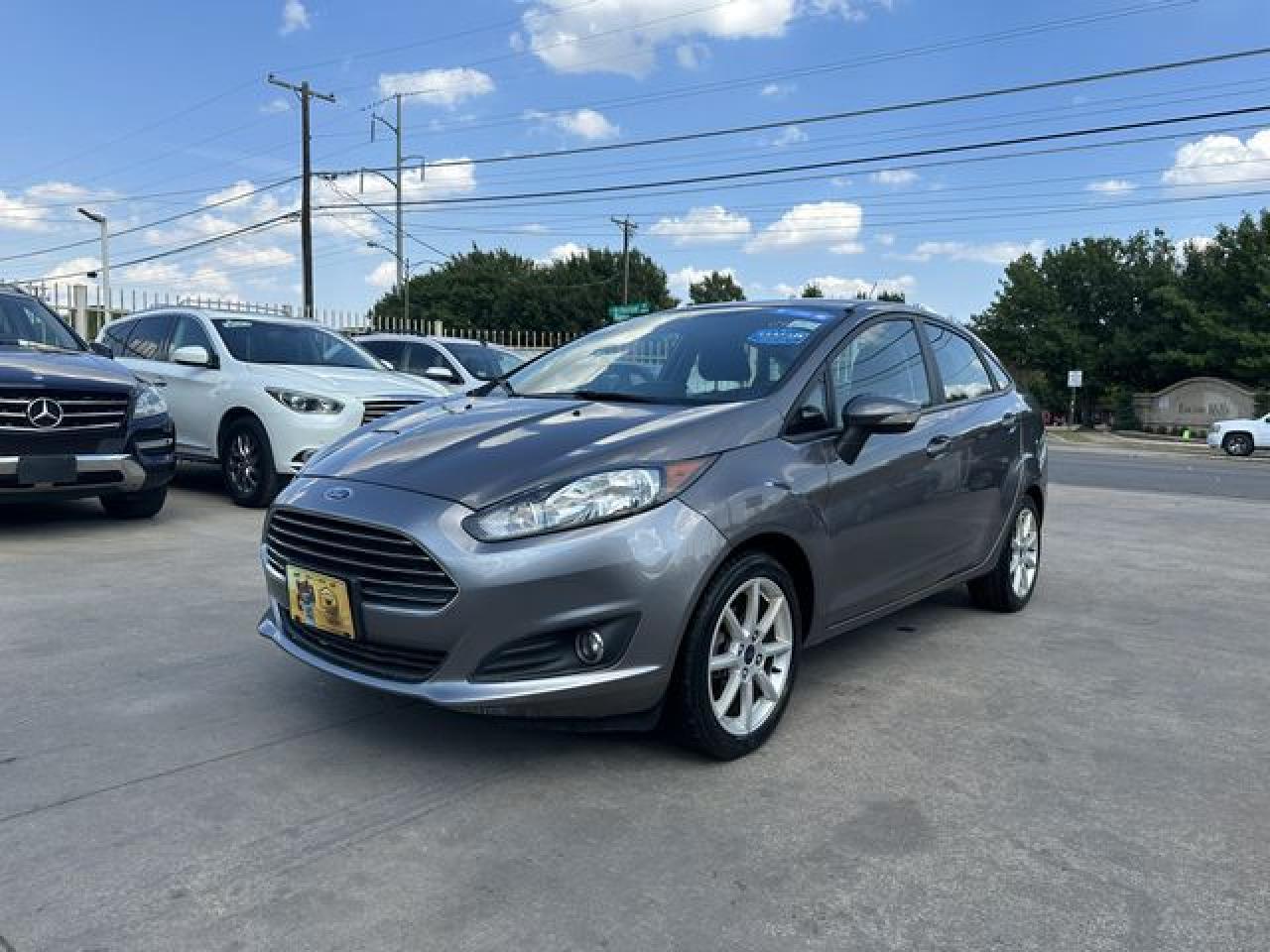 2014 Ford Fiesta Se - Фото 6