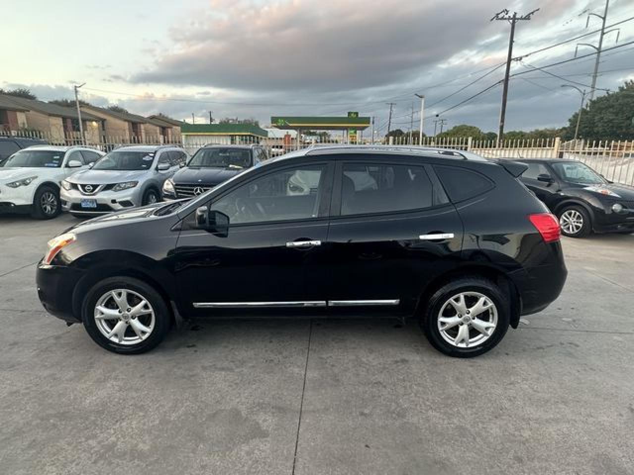 2011 Nissan Rogue S - Image 7