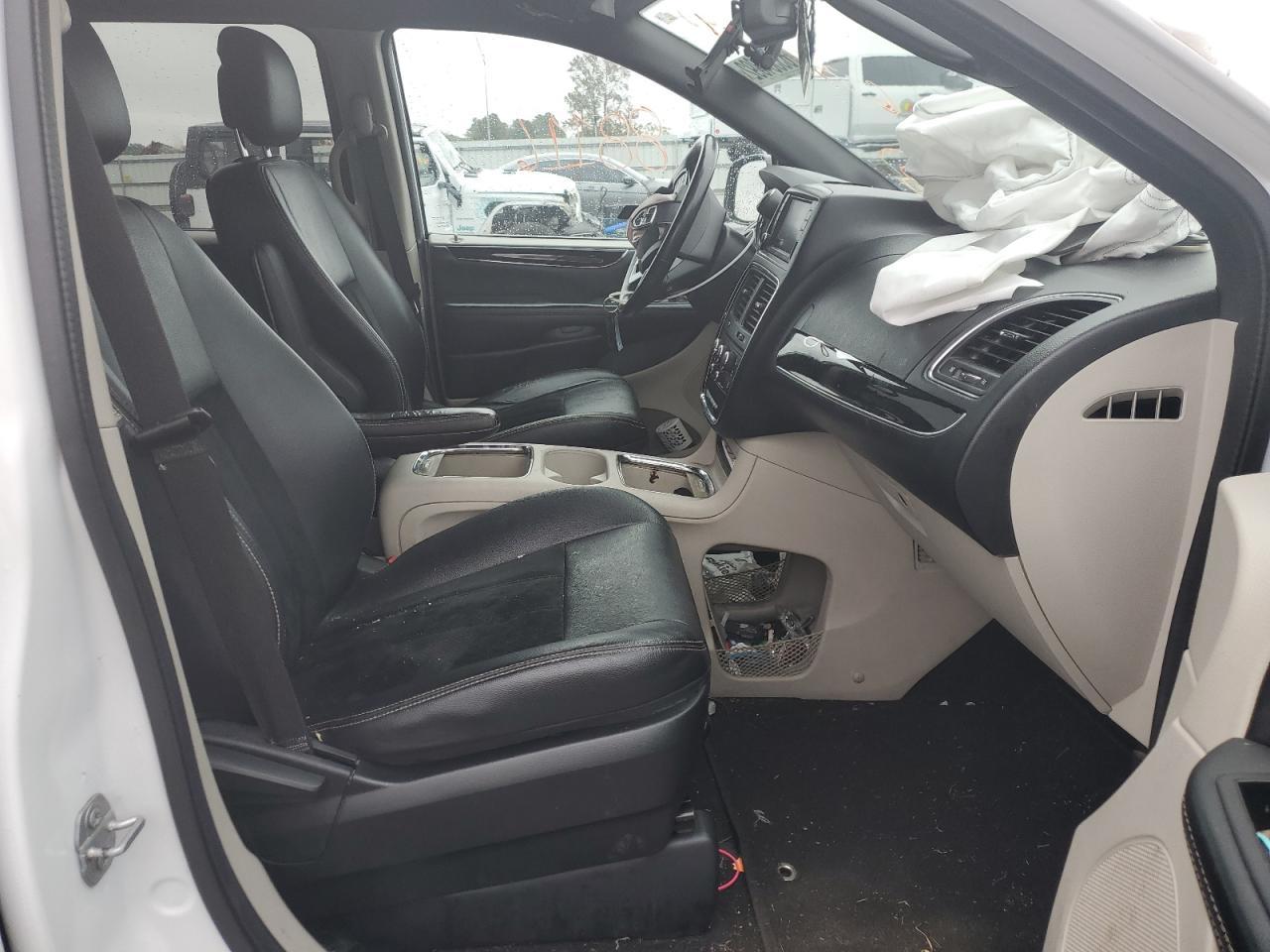 2018 Dodge Grand Caravan Sxt - Image 5