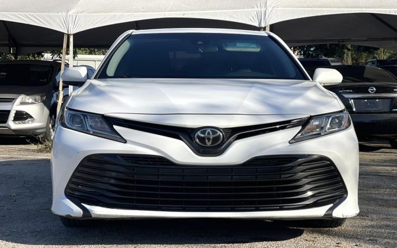 2018 Toyota Camry L - Фото 3