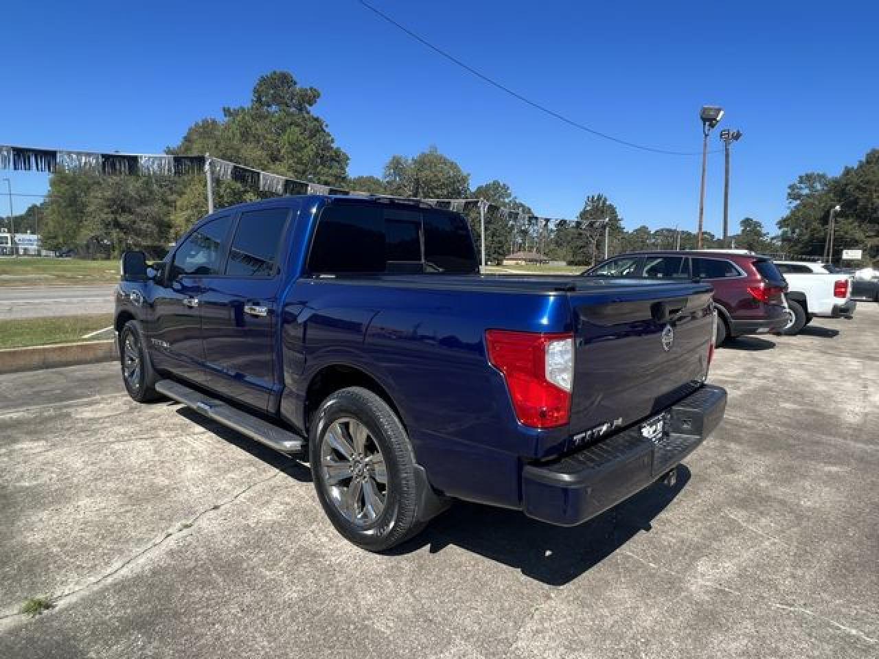 2017 Nissan Titan Sv - Фото 2