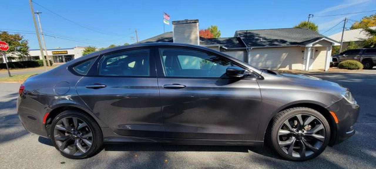2015 Chrysler 200 S - Image 5